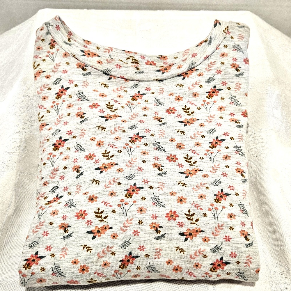 NWOT Billy T Women's Knit Pullover Gray w/Floral Motif Ruffle Long Sleeve